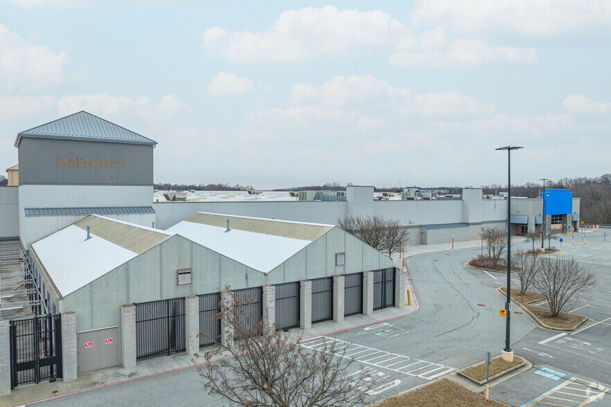 More Photos Of 9750 Reisterstown Rd, Owings Mills Freestanding For Lease