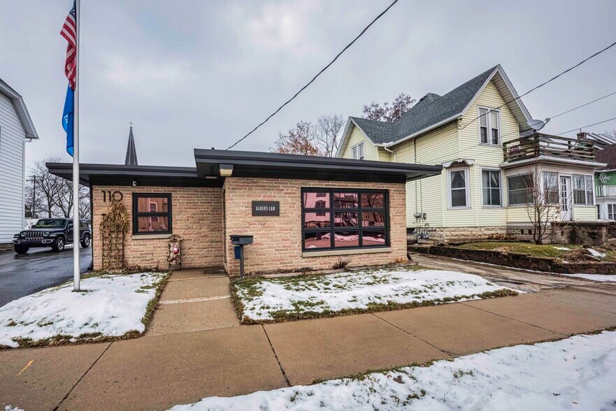 More Photos Of 110 Arcadian Ave, Waukesha Loft Creative Space For Sale