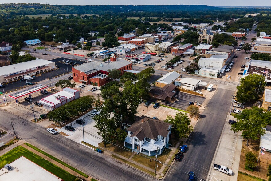 More Photos Of 158 E Colorado St, La Grange Apartments For Sale