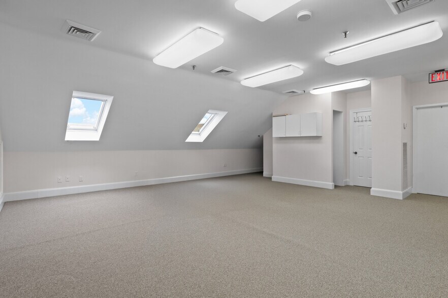 More Photos Of 111 Oronoco St, Alexandria Office For Lease