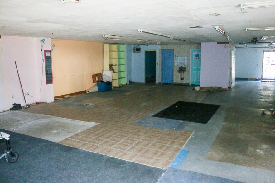 More Photos Of 144 N Redwood Hwy, Cave Junction Storefront Retail Office For Sale