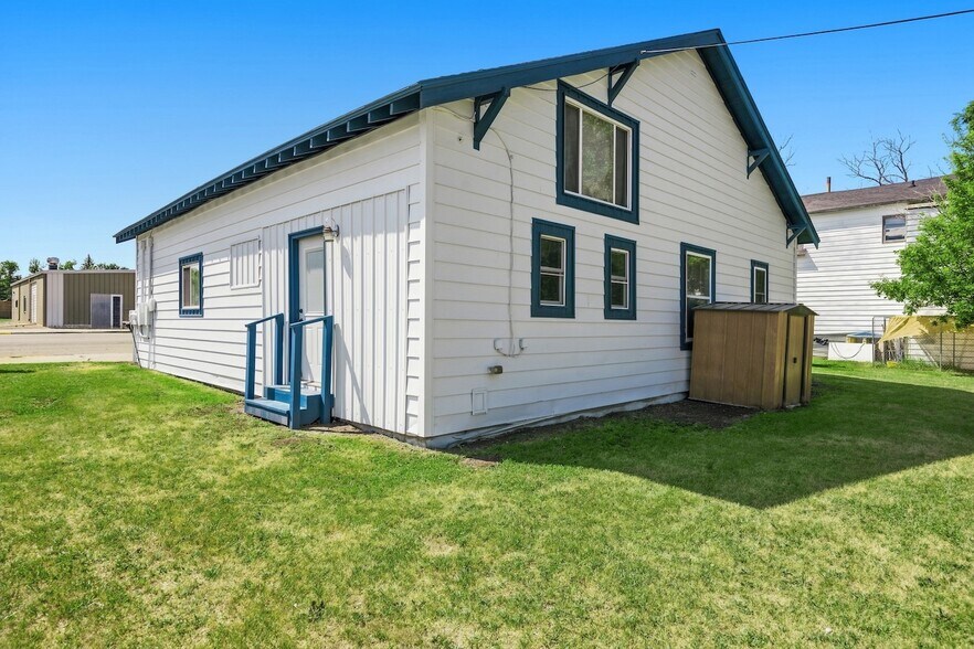 More Photos Of 316-318 Main St, Glenburn Apartments For Sale