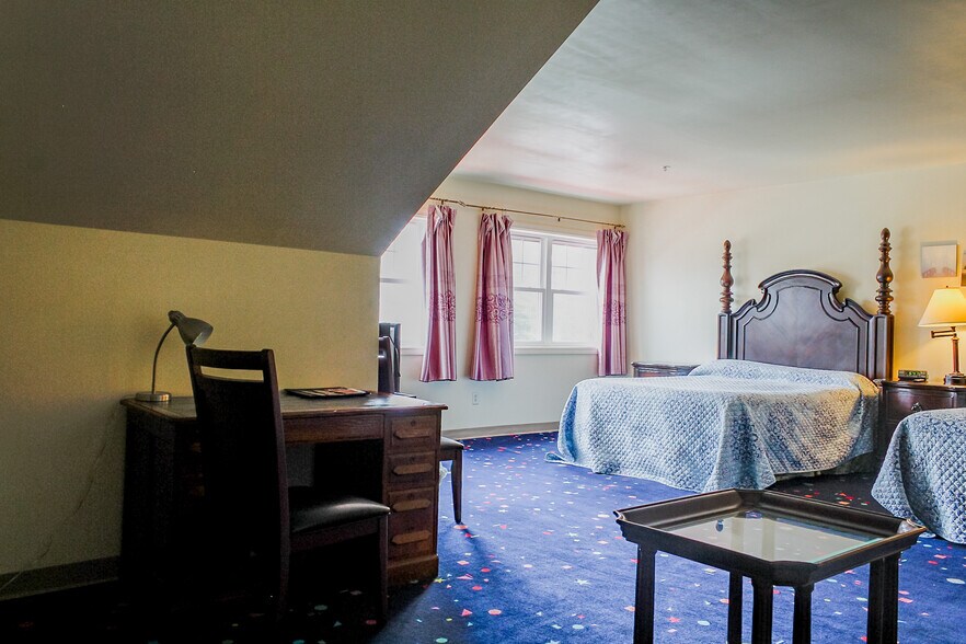 More Photos Of 185 Main St, Cornish Freestanding For Sale