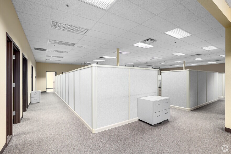 More Photos Of Westgate Center, Woodward Freestanding For Sale
