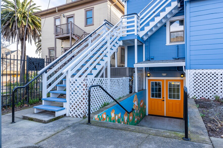 More Photos Of 2025 P St, Sacramento Office Residential For Lease