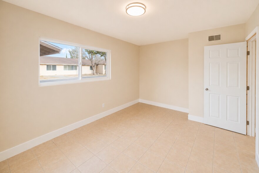 More Photos Of 16012-16020 Juniper St, Hesperia Assisted Living For Lease