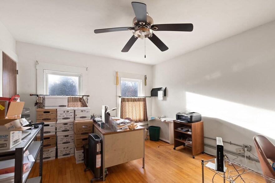 More Photos Of 251 Hampstead St, Methuen Flex For Sale