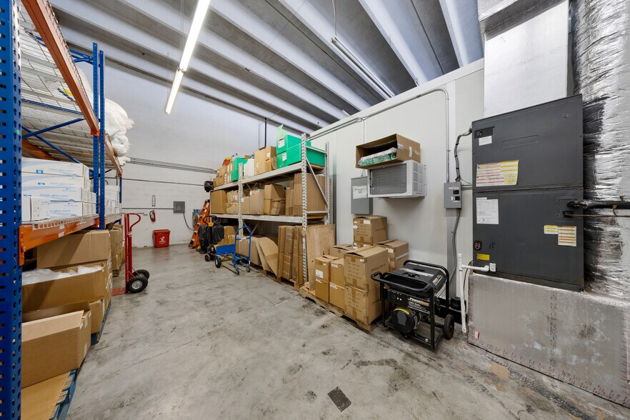 More Photos Of 8127 NW 29th St, Miami Warehouse For Sale
