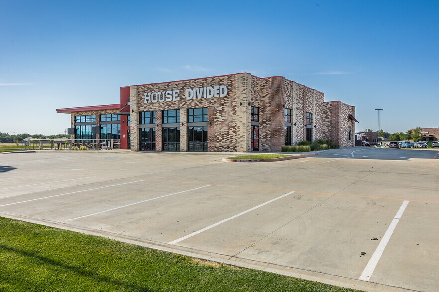 More Photos Of 7609 Hillside Rd, Amarillo Freestanding For Lease