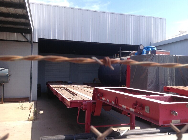 More Photos Of 4120 E Madison St, Phoenix Warehouse For Lease