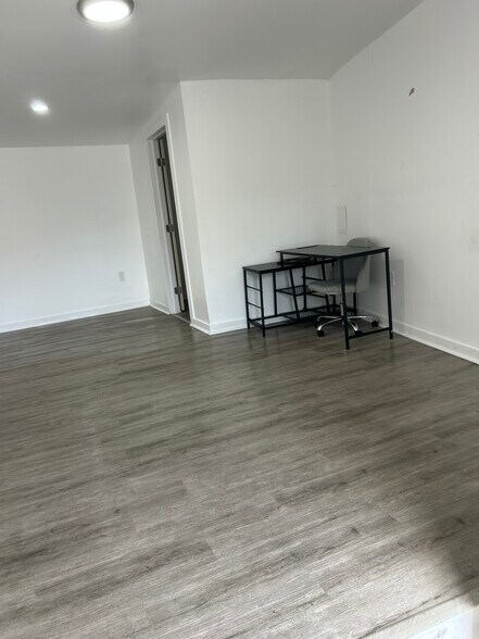 More Photos Of 1005 N Arlington Ave, Baltimore Flex For Lease