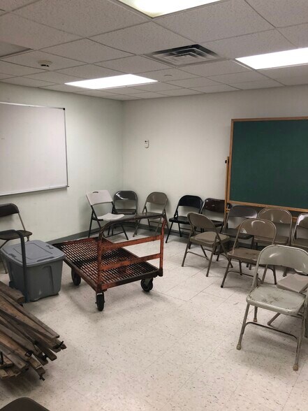 More Photos Of 2966 Crompond Rd, Yorktown Heights Schools For Lease