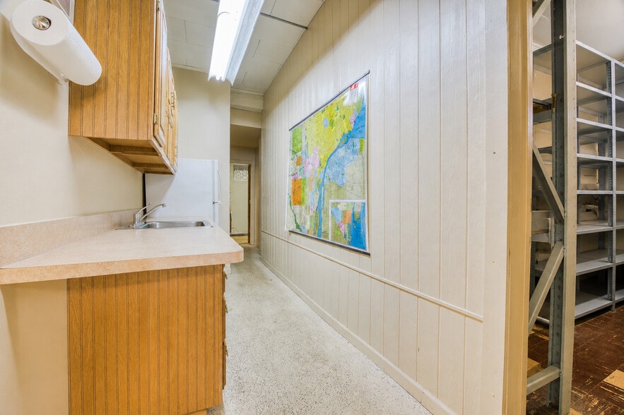 More Photos Of 20825 Plymouth Rd, Detroit Medical For Sale