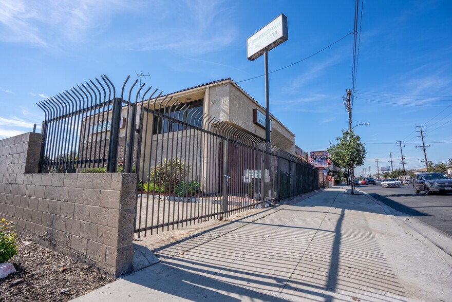 More Photos Of 4946 Florence Ave, Bell Medical For Lease