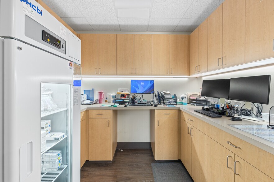 More Photos Of 2460 Beacon St, Chico Healthcare For Sale