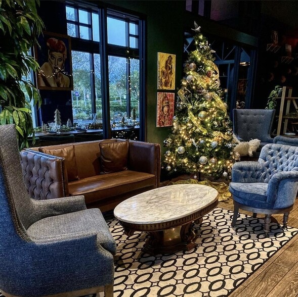 More Photos Of 4757 The Grove Dr, Windermere Storefront Retail Office For Sale