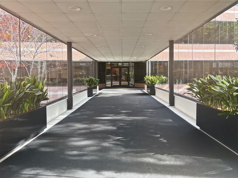 More Photos Of 8601 Six Forks Rd, Raleigh Coworking Space