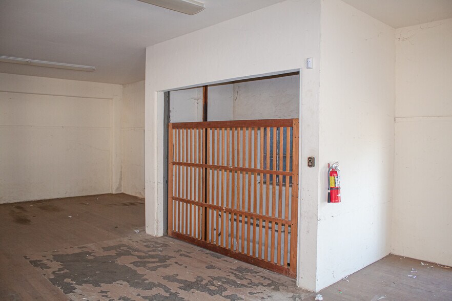 More Photos Of 480 Lighthouse Ave, Pacific Grove Storefront Retail Office For Lease