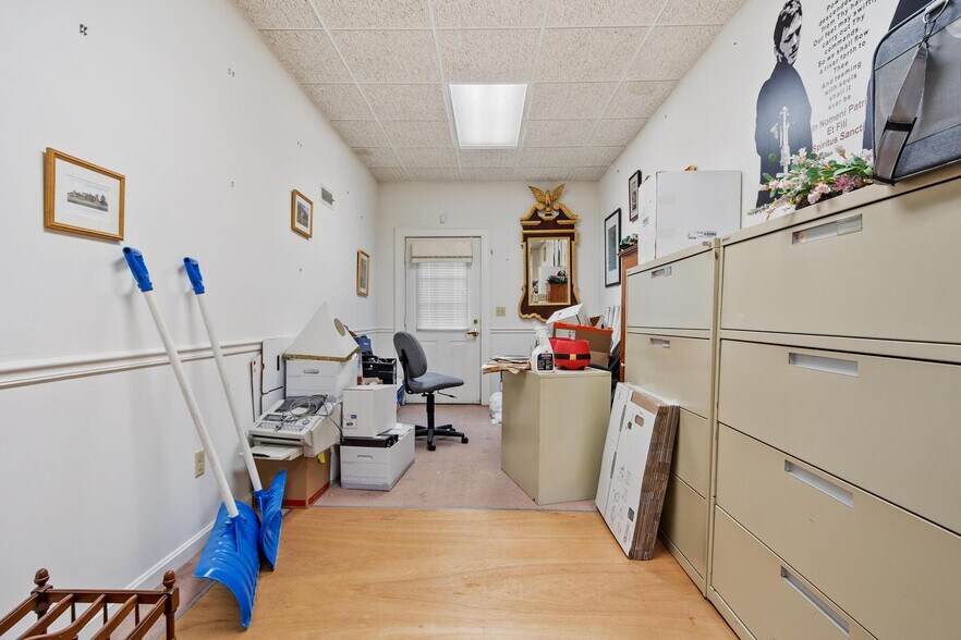 More Photos Of 77 Merriam Ave, Leominster Office For Sale