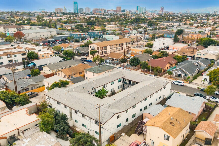 Primary Photo Of 1050 Gaviota Ave, Long Beach Apartments For Sale