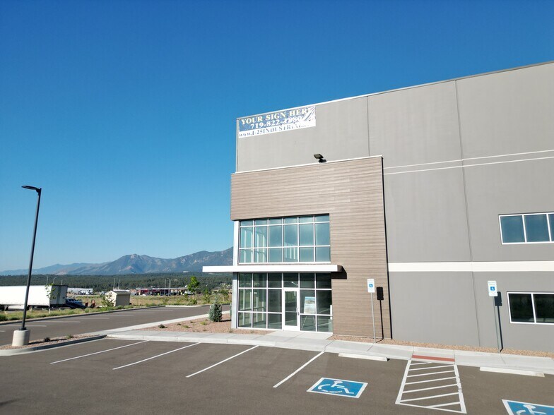 More Photos Of 15707 Terrazzo dr, Colorado Springs Showroom For Lease