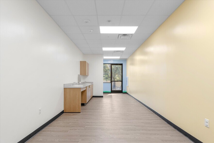 More Photos Of 481 Shores Blvd, Saint Augustine Daycare Center For Lease
