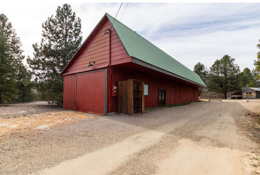 More Photos Of 64 Messick Ln, Garden Valley General Retail For Sale