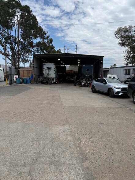 Primary Photo Of 9250 Tujunga Ave, Sun Valley Land For Lease