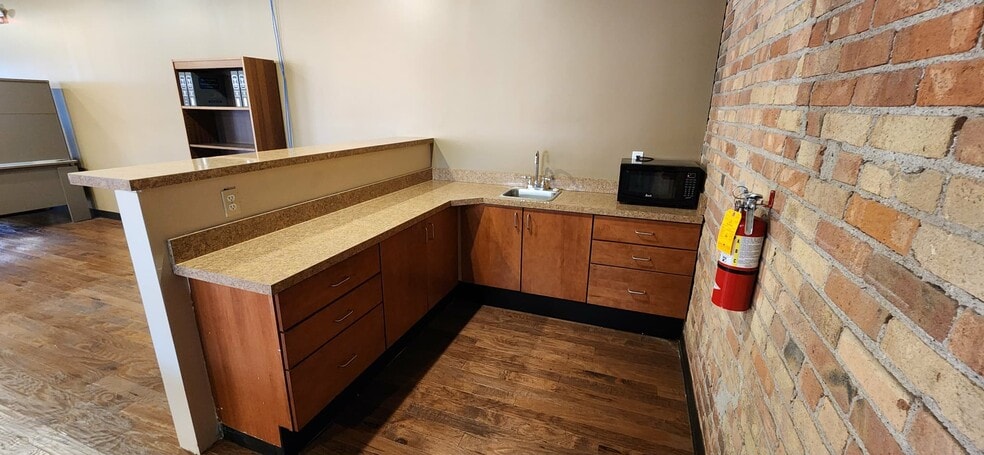 More Photos Of 25 S Huron St, Toledo Office For Lease