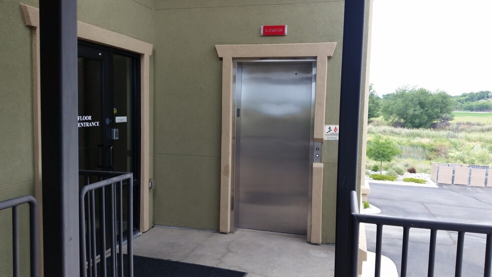 More Photos Of 300 Stafford Ln, Delta Storefront Retail Office For Lease
