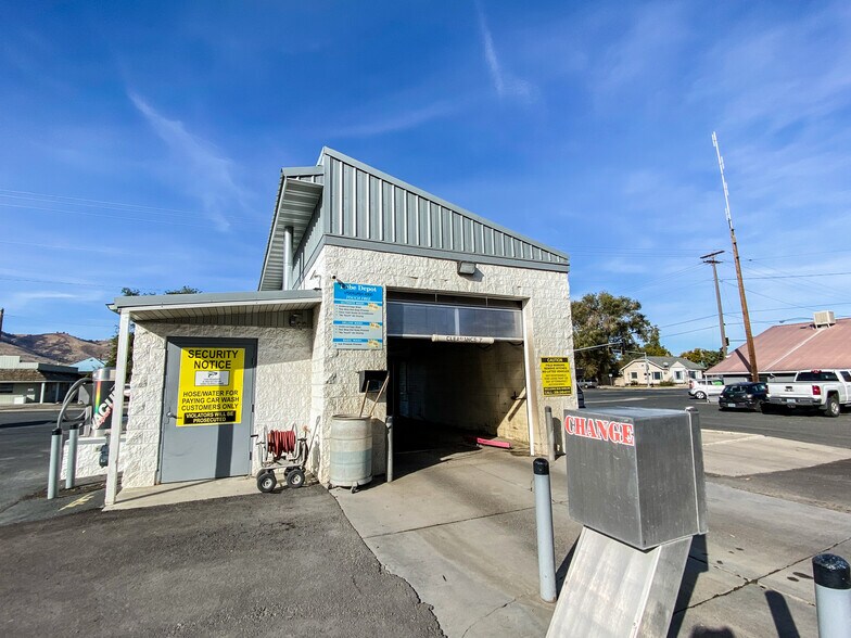 More Photos Of 2450 10th St, Baker City Carwash For Sale