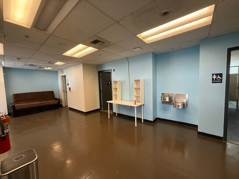 More Photos Of 1512 W Slauson Ave, Los Angeles Office For Sale