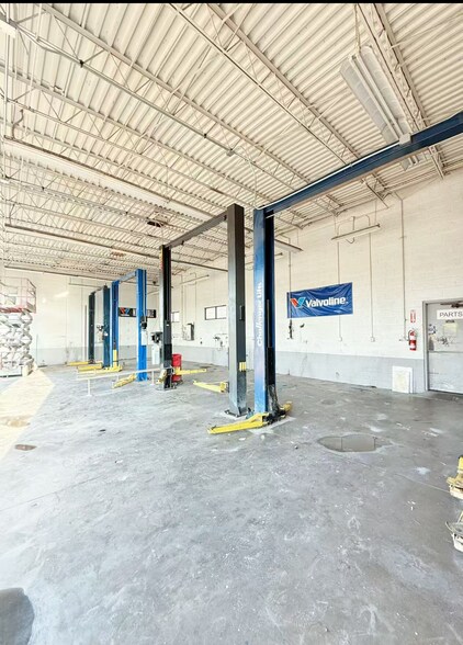 More Photos Of 1120 W Main St, Mesa Auto Repair For Sale