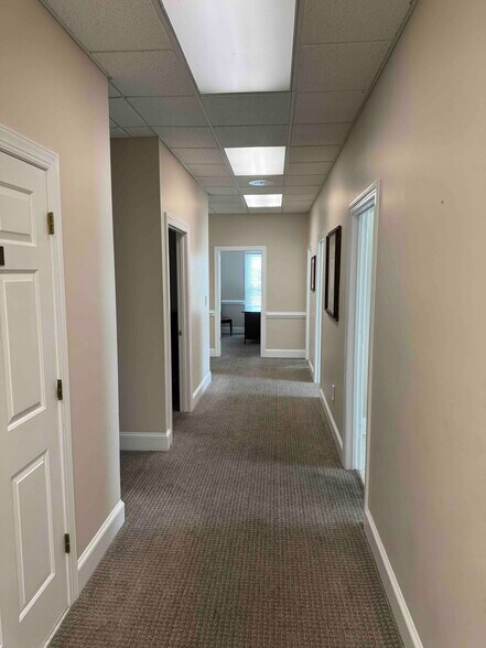 More Photos Of 2602 W Roosevelt Blvd, Monroe Loft Creative Space For Lease