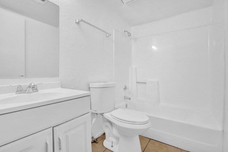 More Photos Of 2424 E Grandview Rd, Phoenix Apartments For Sale