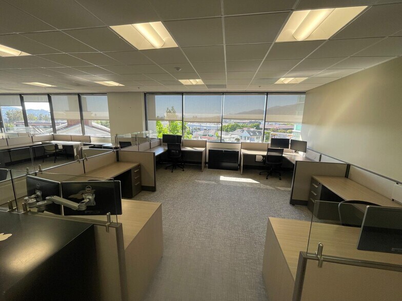 More Photos Of 700 N Central Ave, Glendale Office For Lease