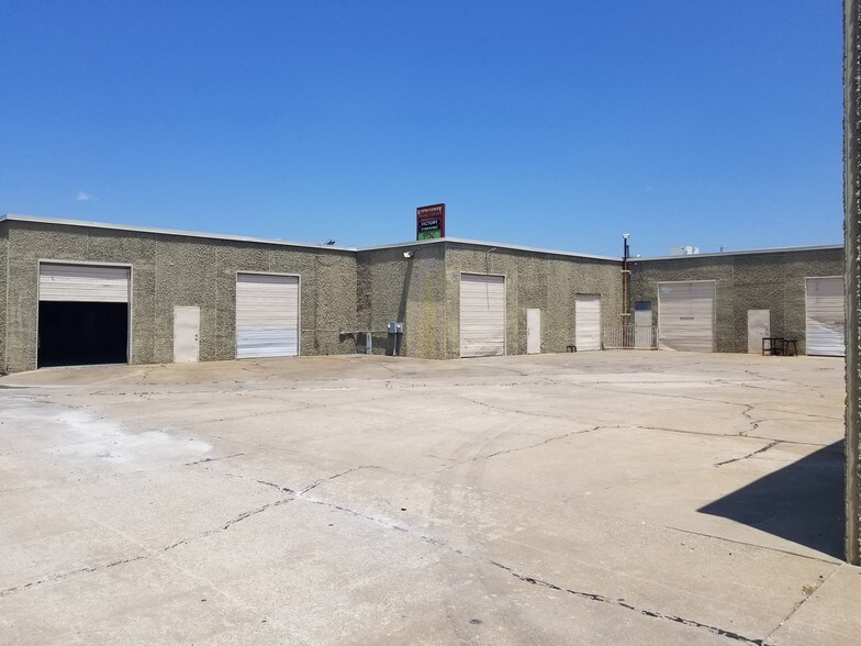 More Photos Of 4304-4328 S Mingo Rd, Tulsa Flex For Lease