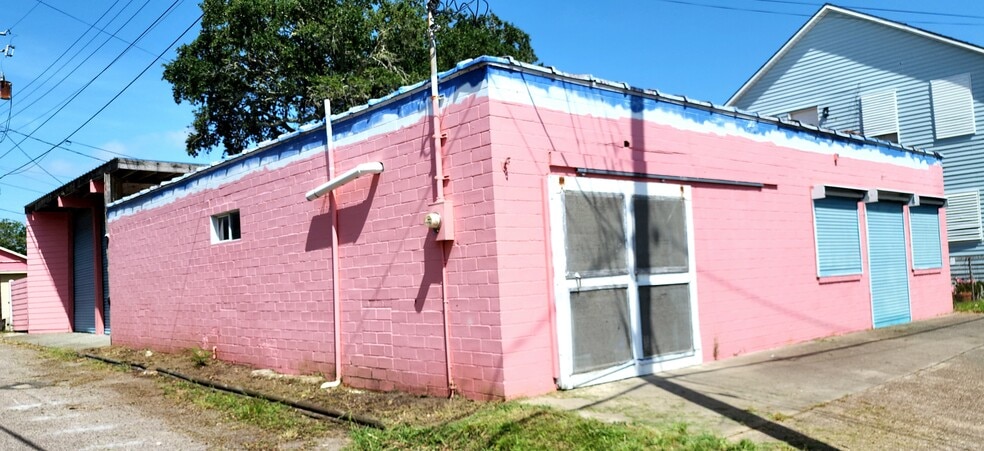 More Photos Of 1709 37th St, Galveston General Retail For Sale