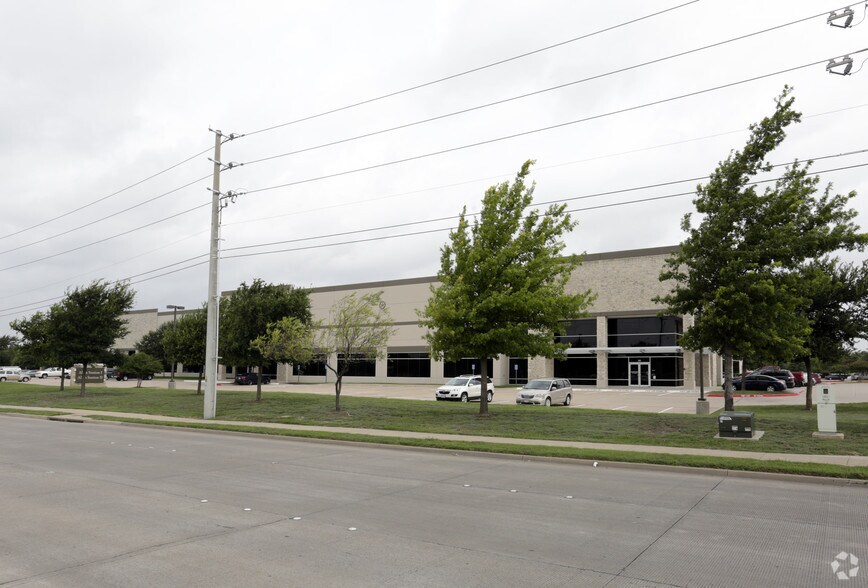 More Photos Of 361-381 E Exchange Pky, Allen Manufacturing For Lease
