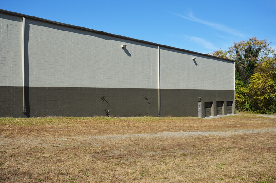 More Photos Of 1539 Waughtown St, Winston-Salem Warehouse For Lease