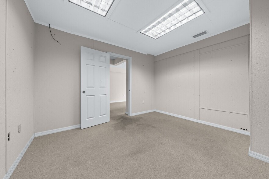 More Photos Of 11641 SW 90th Ter, Ocala Warehouse For Lease