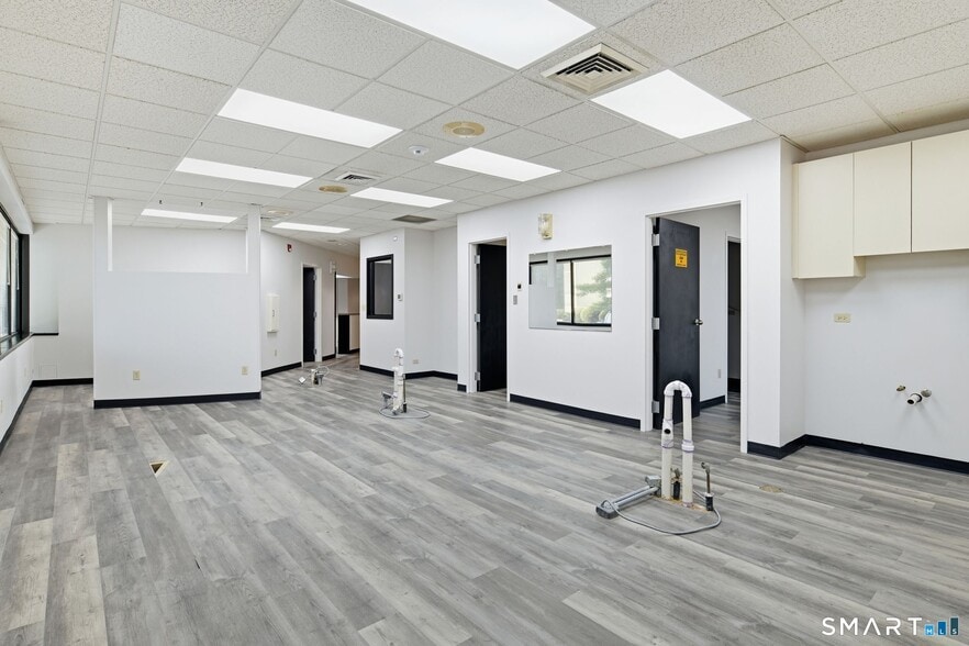 More Photos Of 3 Northwestern Dr, Bloomfield Medical For Lease