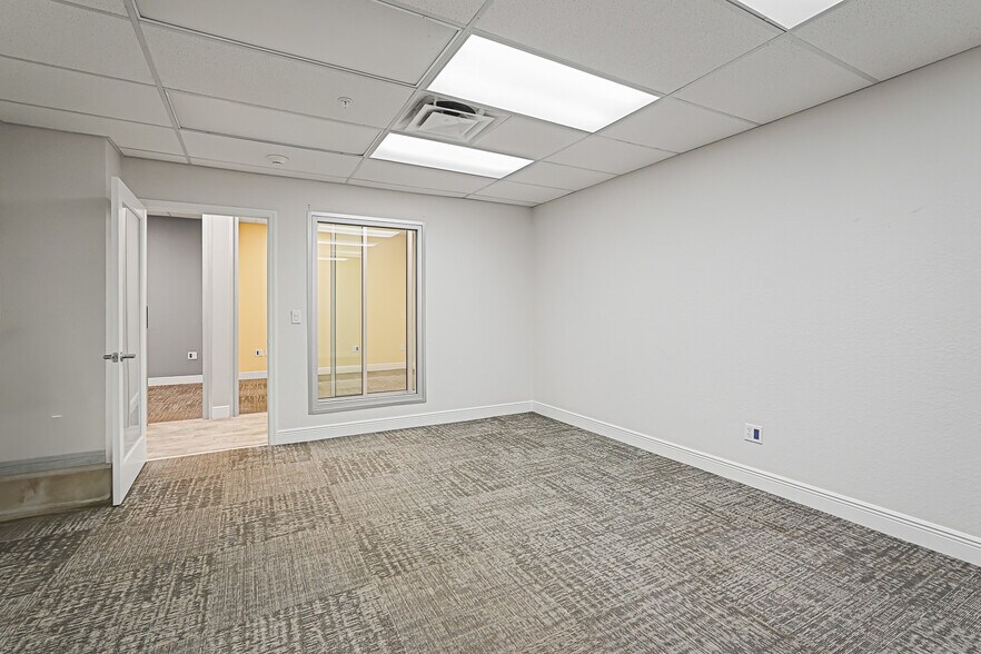 More Photos Of 817 Manatee Ave W, Bradenton Medical For Lease