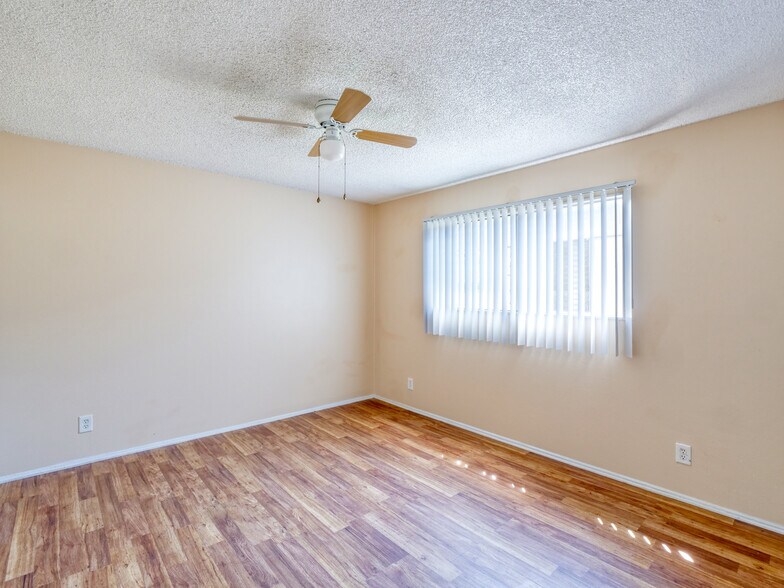 More Photos Of 8520 Sunland Blvd, Sun Valley Apartments For Sale