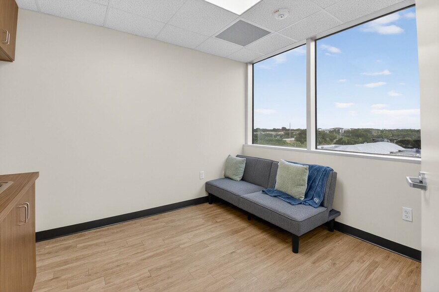 More Photos Of 5150 Linton Blvd, Delray Beach Medical For Lease