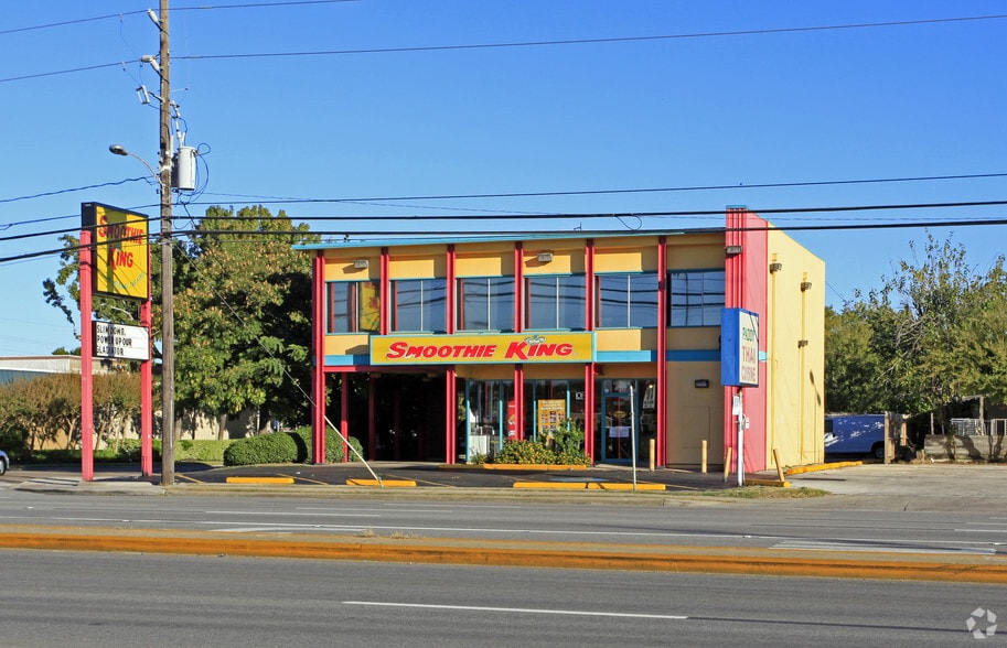 Primary Photo Of 6020 Westheimer Rd, Houston Freestanding For Sale