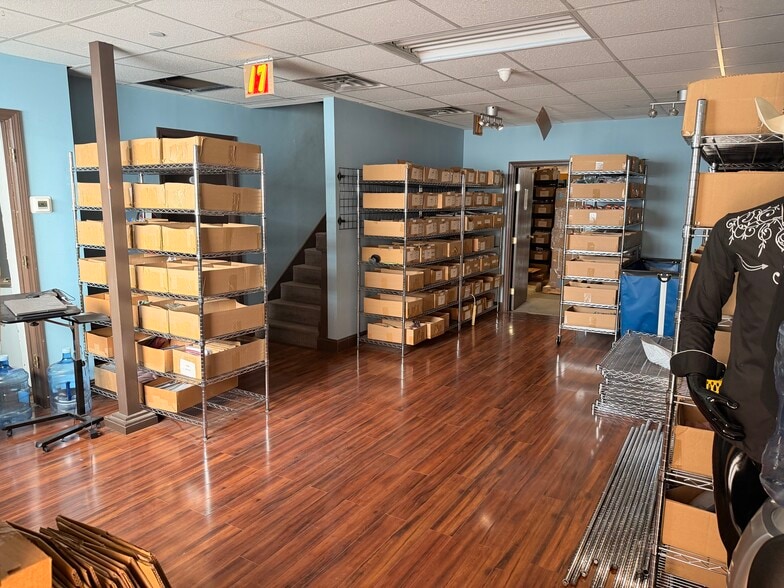 More Photos Of 3533-3539 Lawson Blvd, Oceanside Warehouse For Lease