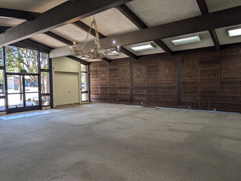 More Photos Of 302 El Paseo Rd, Ojai Office For Sale