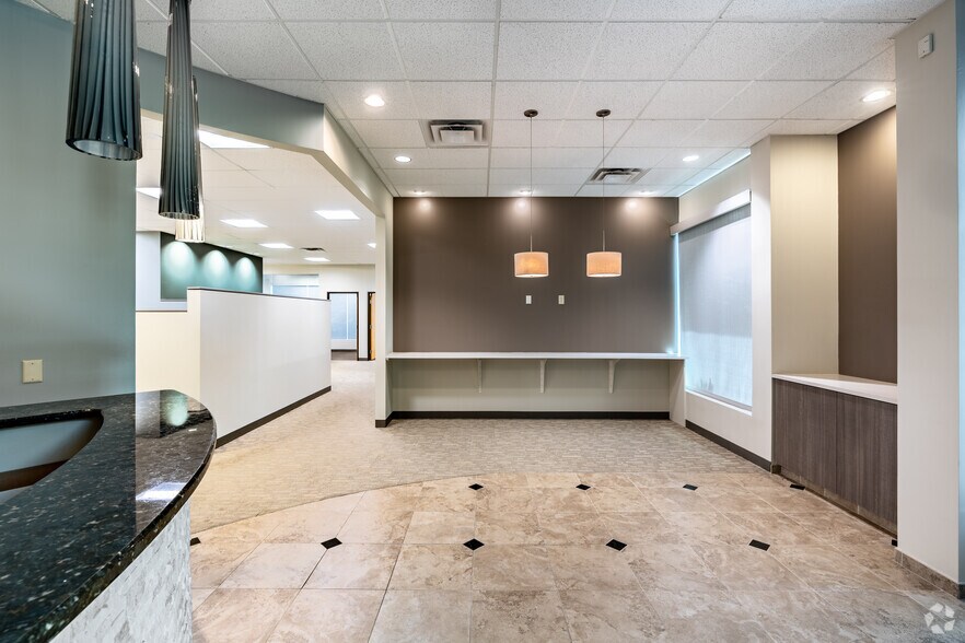 More Photos Of 8020 Shaffer Pky, Littleton Light Manufacturing For Lease