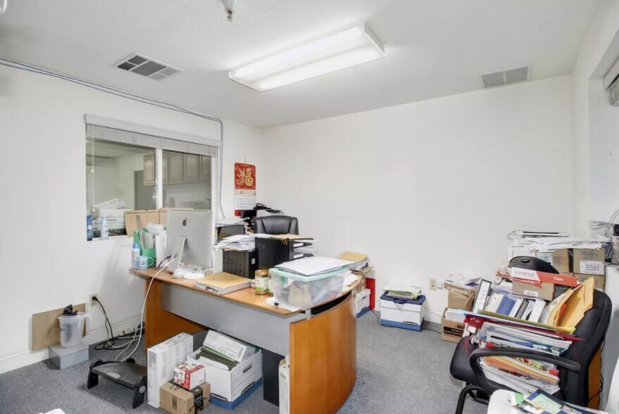 More Photos Of 8535 Morrison Creek Rd, Sacramento Showroom For Lease
